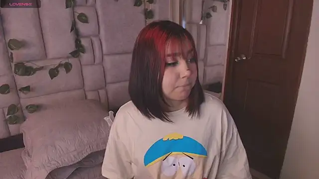 Snapshot of sophiievv chatting on 09.19.25 sophiievv online show from 09.19.25