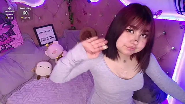 Snapshot of sophiievv chatting on 10.14.25 sophiievv online show from 10.14.25