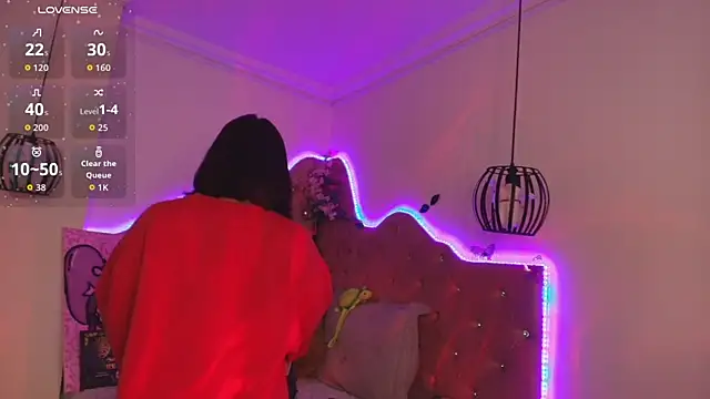 Snapshot of sophiievv chatting on 11.06.25 sophiievv online show from 11.06.25