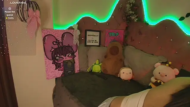 Snapshot of sophiievv chatting on 11.07.25 sophiievv online show from 11.07.25