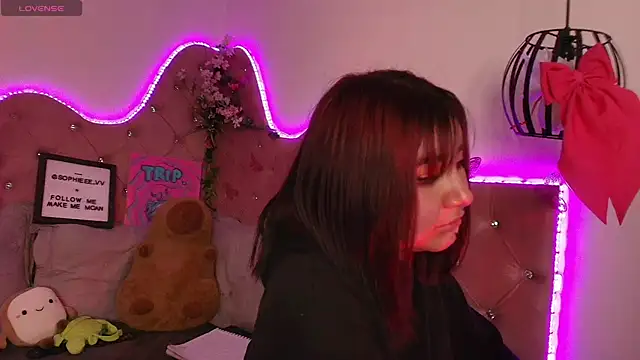 Snapshot of sophiievv chatting on 11.08.25 sophiievv online show from 11.08.25