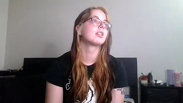 EmeraldVixxxen online show from 09.15.25