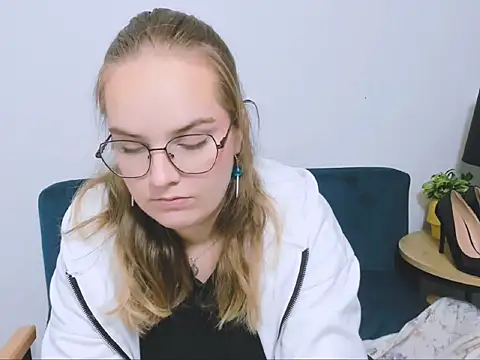 AliceCrazy69 online show from 11.25.25