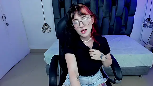 AfroditaLeclair online show from 11.06.25