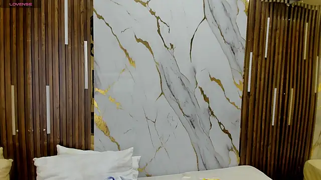 VictoriaDuart online show from 11.21.25