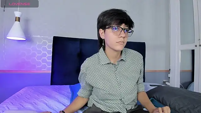 Tsuki Maru online show from 09.29.25