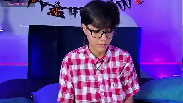 Tsuki Maru online show from 10.25.25