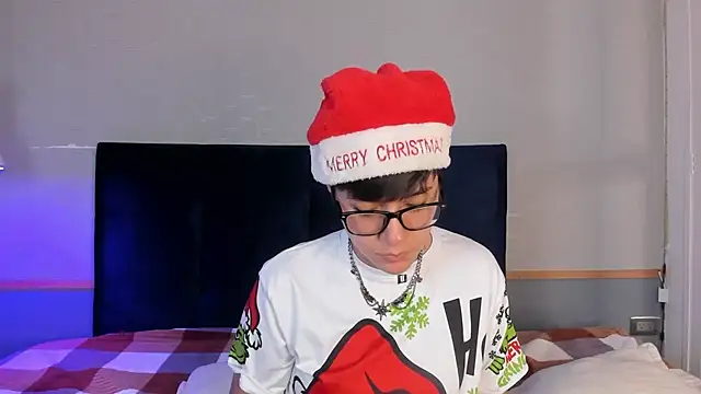 Tsuki Maru online show from 12.03.25