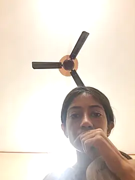 Snapshot of Evneet27_Saavu chatting on 11.15.25 Evneet27 Saavu online show from 11.15.25