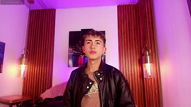 NoahXitrux online show from 09.11.25