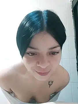 Snapshot of LunaJacobs chatting on 10.25.25 LunaJacobs online show from 10.25.25