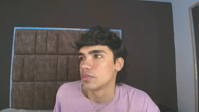 Snapshot of JoeCollins_ chatting on 11.03.25 JoeCollins online show from 11.03.25