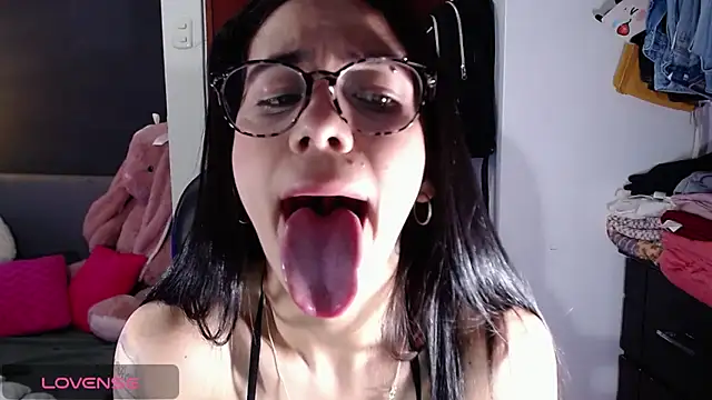 Snapshot of Ashley_olivares chatting on 10.12.25 Ashley olivares online show from 10.12.25