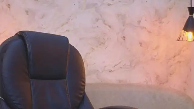 Valentino Thompson online show from 10.07.25