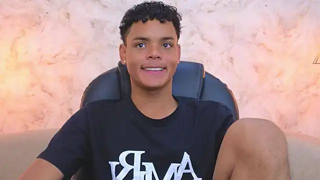 Valentino Thompson online show from 10.13.25