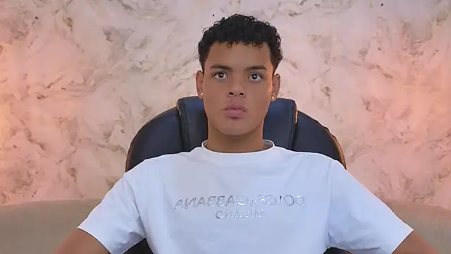 Valentino Thompson online show from 10.19.25