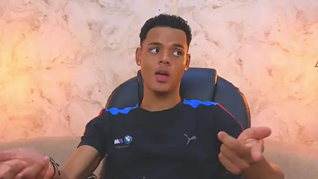 Valentino Thompson online show from 11.06.25