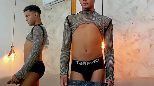 Valentino Thompson online show from 11.08.25