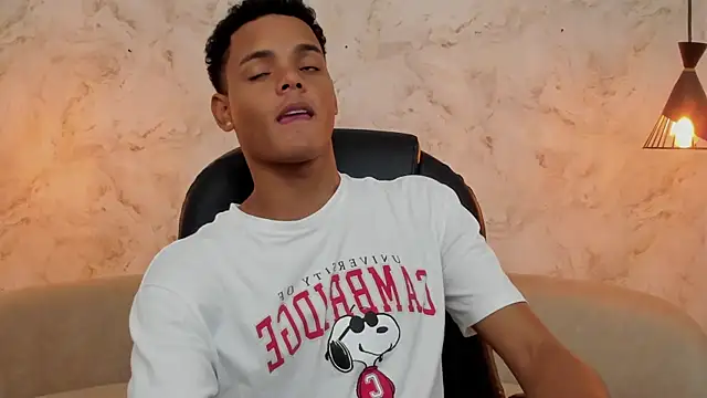 Valentino Thompson online show from 11.10.25