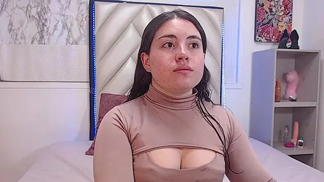 Snapshot of Vicluxxx chatting on 10.05.25 Vicluxxx online show from 10.05.25