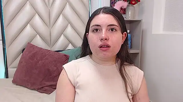 Snapshot of Vicluxxx chatting on 10.22.25 Vicluxxx online show from 10.22.25