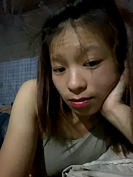 Snapshot of Mai_bb chatting on 10.10.25 Mai bb online show from 10.10.25