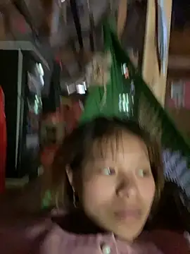 Snapshot of Mai_bb chatting on 10.12.25 Mai bb online show from 10.12.25