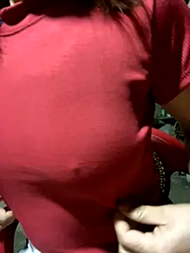 Snapshot of Mai_bb chatting on 10.26.25 Mai bb online show from 10.26.25