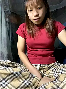 Snapshot of Mai_bb chatting on 11.10.25 Mai bb online show from 11.10.25