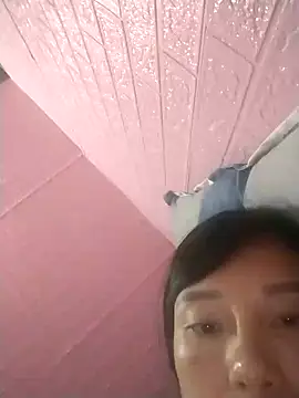 Snapshot of soope-00 chatting on 10.04.25 soope-00 online show from 10.04.25