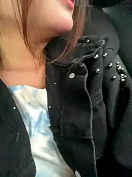 Snapshot of xixi_28 chatting on 09.22.25 xixi 28 online show from 09.22.25