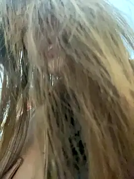 Snapshot of xixi_28 chatting on 09.23.25 xixi 28 online show from 09.23.25