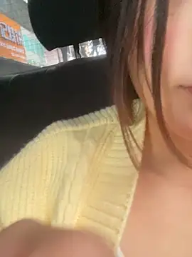 Snapshot of xixi_28 chatting on 10.13.25 xixi 28 online show from 10.13.25