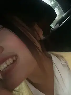 Snapshot of xixi_28 chatting on 10.17.25 xixi 28 online show from 10.17.25