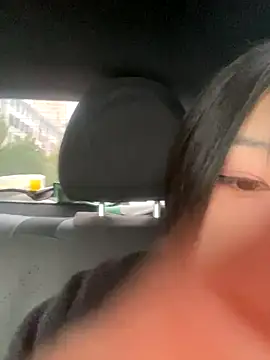 Snapshot of xixi_28 chatting on 10.29.25 xixi 28 online show from 10.29.25