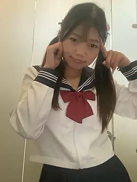 Snapshot of xixi_28 chatting on 11.05.25 xixi 28 online show from 11.05.25