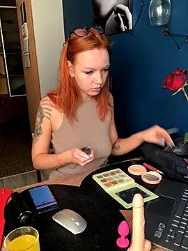 Snapshot of Amore_Mia_ chatting on 09.30.25 Amore Mia online show from 09.30.25