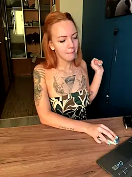 Snapshot of Amore_Mia_ chatting on 10.06.25 Amore Mia online show from 10.06.25