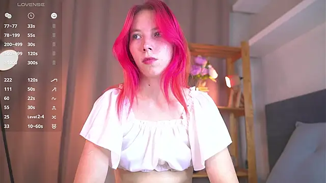 Snapshot of JuliannaWenger chatting on 10.10.25 JuliannaWenger online show from 10.10.25