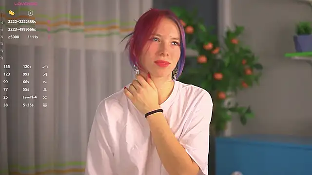 Snapshot of JuliannaWenger chatting on 11.17.25 JuliannaWenger online show from 11.17.25