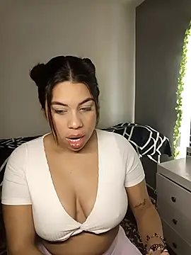 GabyMontenegro online show from 09.28.25