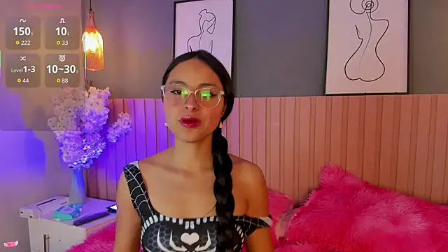 Snapshot of Annie__2 chatting on 09.15.25 Annie 2 online show from 09.15.25