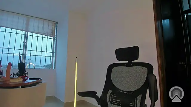 Amberdecolombia online show from 04.05.26