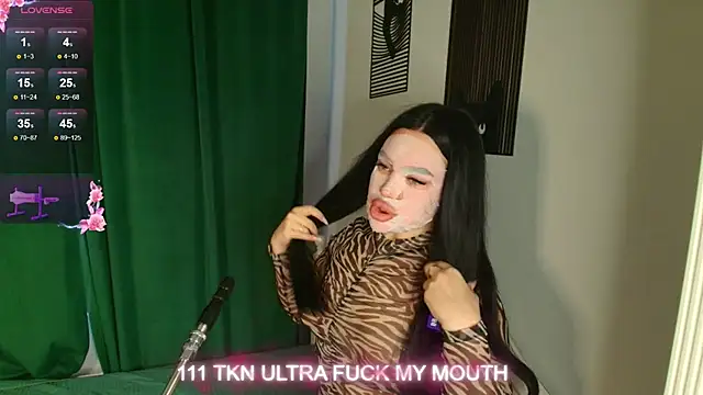 Snapshot of katerine_Monroe chatting on 09.20.25 katerine Monroe online show from 09.20.25