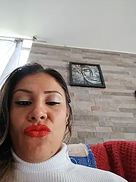Snapshot of KittyHoleshot87 chatting on 07.22.26 KittyHoleshot87 online show from 07.22.26