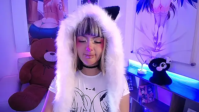 Snapshot of lil_candy77 chatting on 10.07.25 lil candy77 online show from 10.07.25