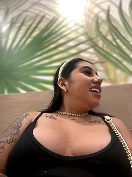 Snapshot of Sophie_Dreamss chatting on 10.14.25 Sophie Dreamss online show from 10.14.25