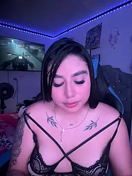 Snapshot of Sophie_Dreamss chatting on 10.25.25 Sophie Dreamss online show from 10.25.25