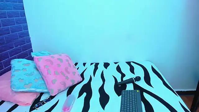 Cora 222 online show from 11.26.25