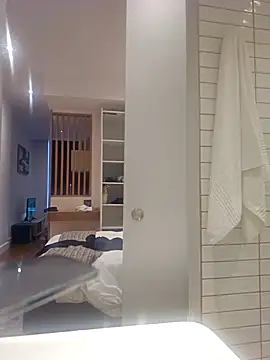 Snapshot of trickyOne chatting on 10.03.25 trickyOne online show from 10.03.25